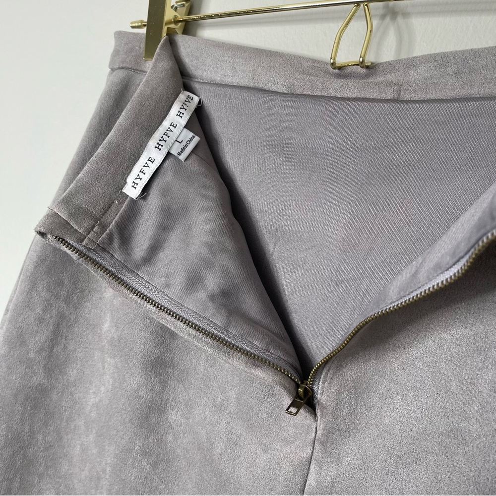 Hyfve Gray Button Front Suede High Waist A-Line Mini Skirt with Pockets / Large - Picture 6 of 9
